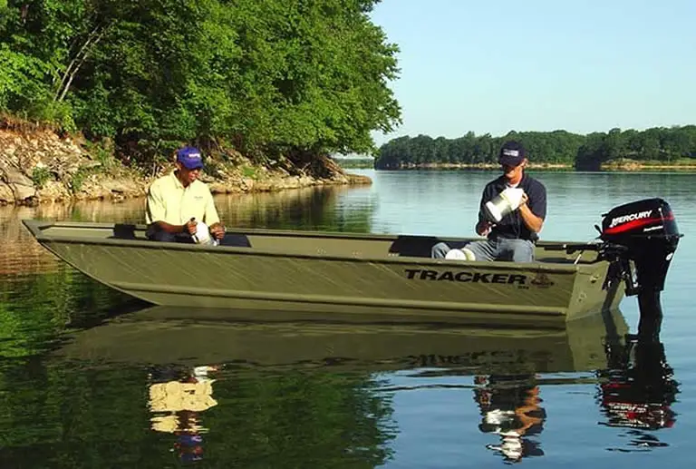 5 Pros And 3 Cons Of The Flat Bottom Boat Flat Bottom Boat World